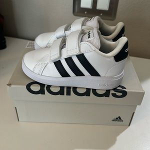 Adidas Toddler Size 8
